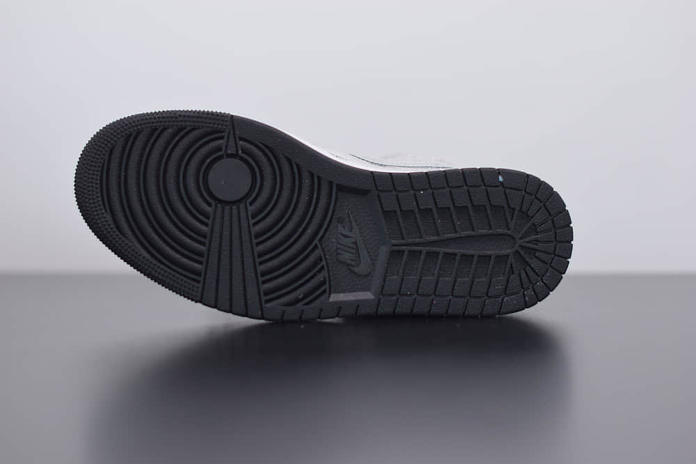 乔丹AIR JORDAN 1 RETRO HIGH OG AJ1闪耀的灯球中帮休闲篮球鞋纯原版本 货号：CU9304-001