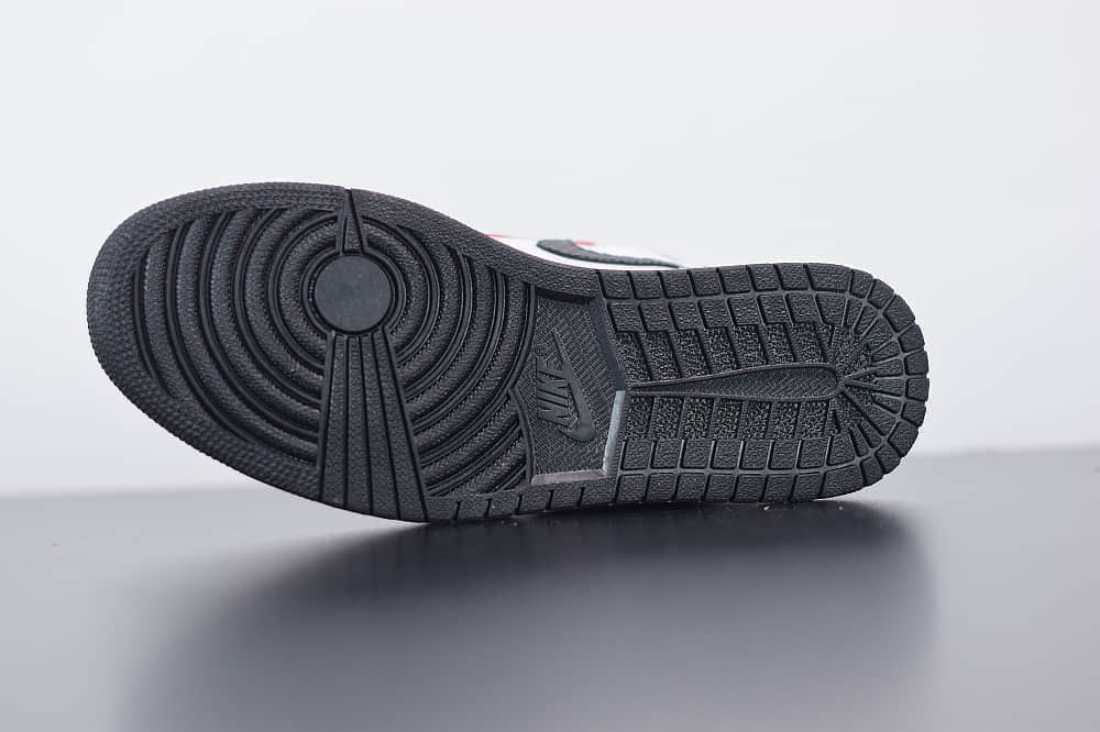 乔丹Air JordanAJ1 aj1乔丹1代高帮丝绸蛇纹板鞋纯原版本 货号： CD0461-601