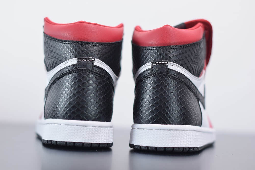 乔丹Air JordanAJ1 aj1乔丹1代高帮丝绸蛇纹板鞋纯原版本 货号： CD0461-601