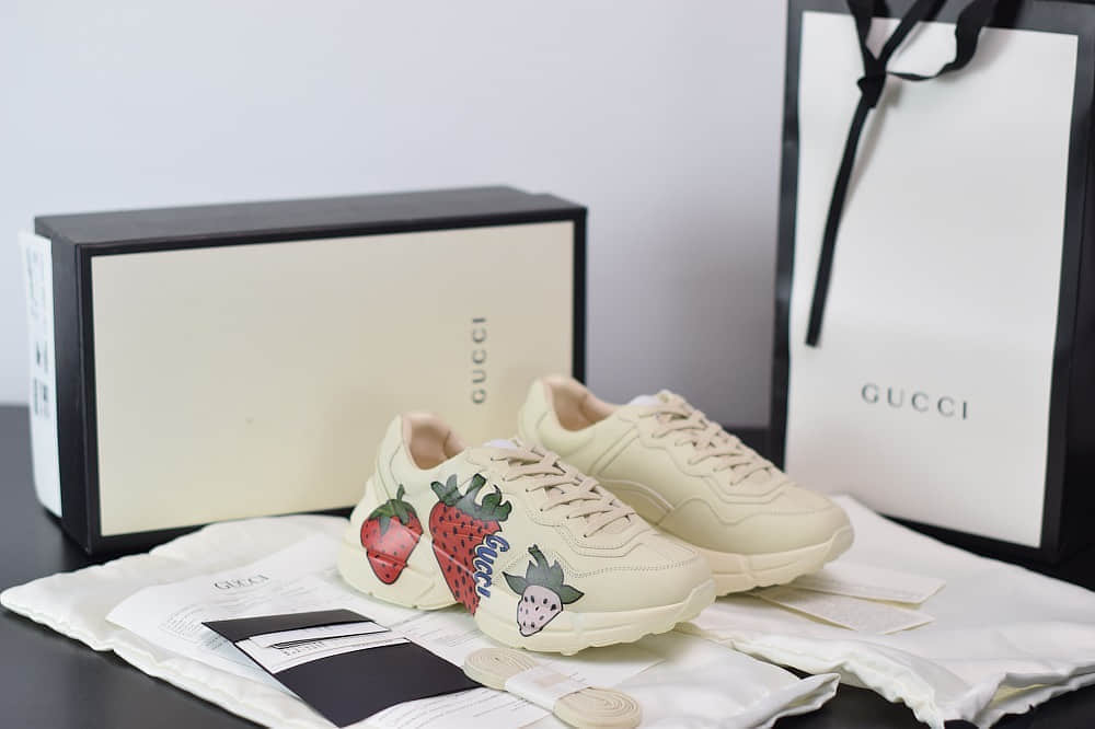 古驰Gucci Rhyton印花草莓红做旧经典复古老爹鞋纯原版本 货号：576963DRW009522