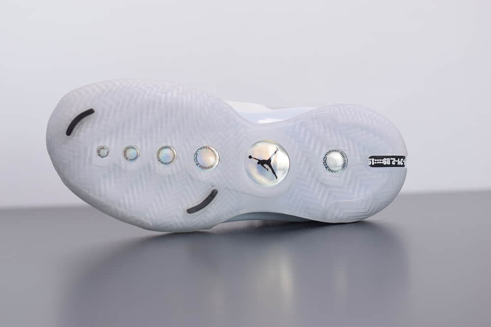 乔丹Air Jordan 34 White lridescentPF白镭射高帮轻量化篮球鞋纯原版本 货号：BQ3381-101