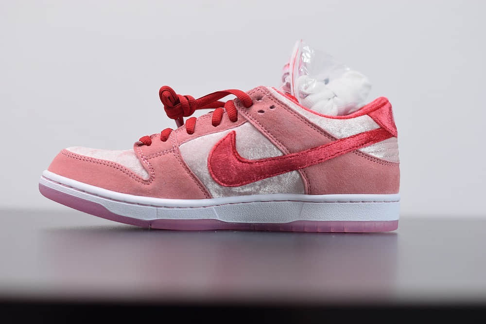 耐克Nike SB Dunk Low x StrangeLove情人节限定低帮粉色板鞋纯原版本 货号:CT2552-800