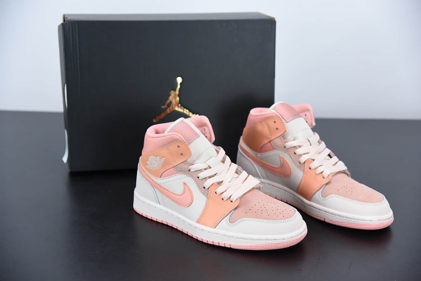 乔丹Air Jordan 1 Mid阿宝色中帮板鞋纯原版本 货号：DH4270-800