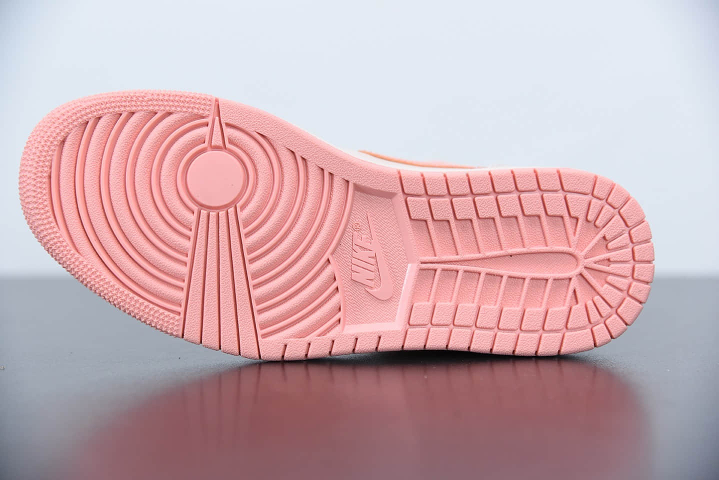 乔丹Air Jordan 1 Mid阿宝色中帮板鞋纯原版本 货号：DH4270-800