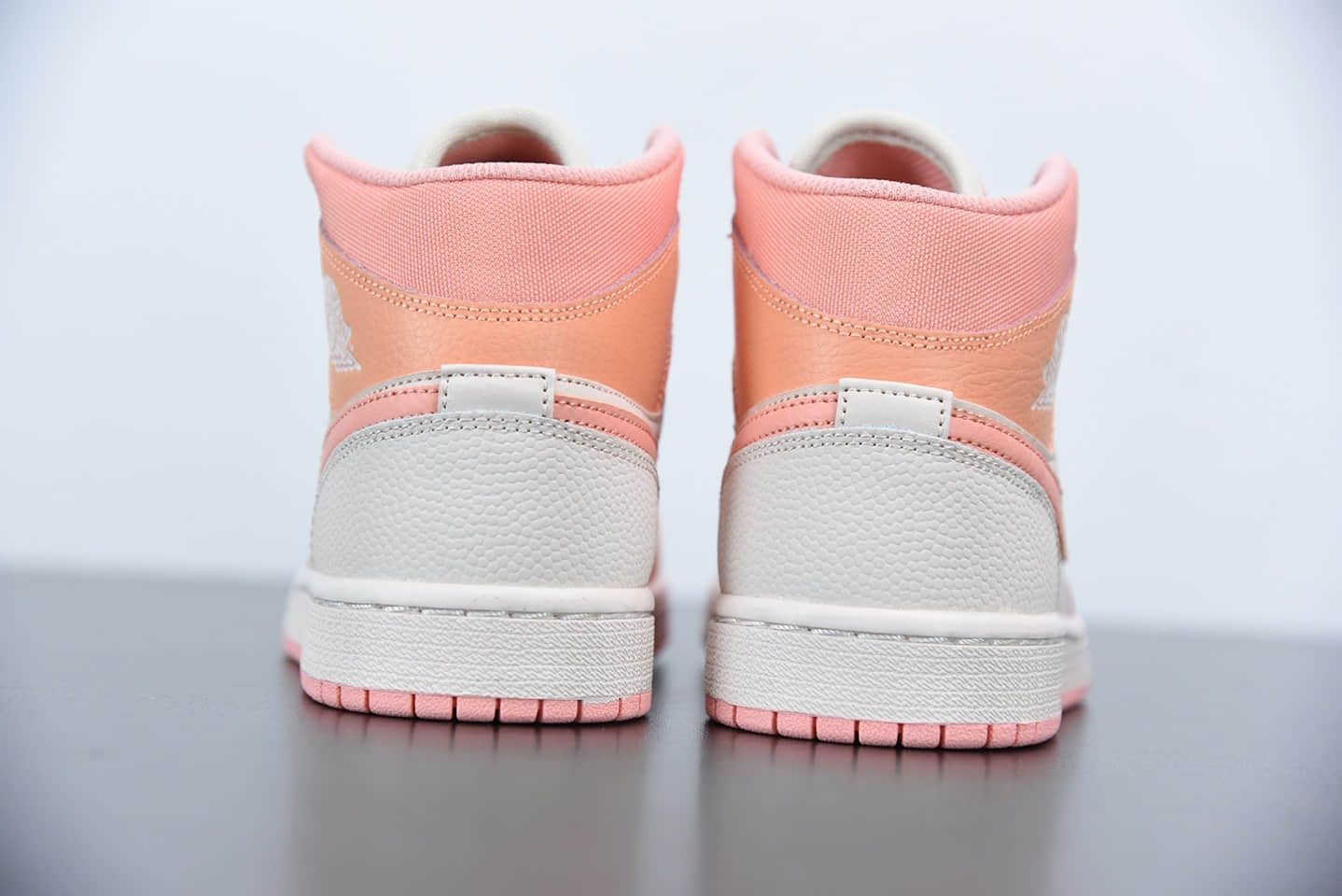 乔丹Air Jordan 1 Mid阿宝色中帮板鞋纯原版本 货号：DH4270-800