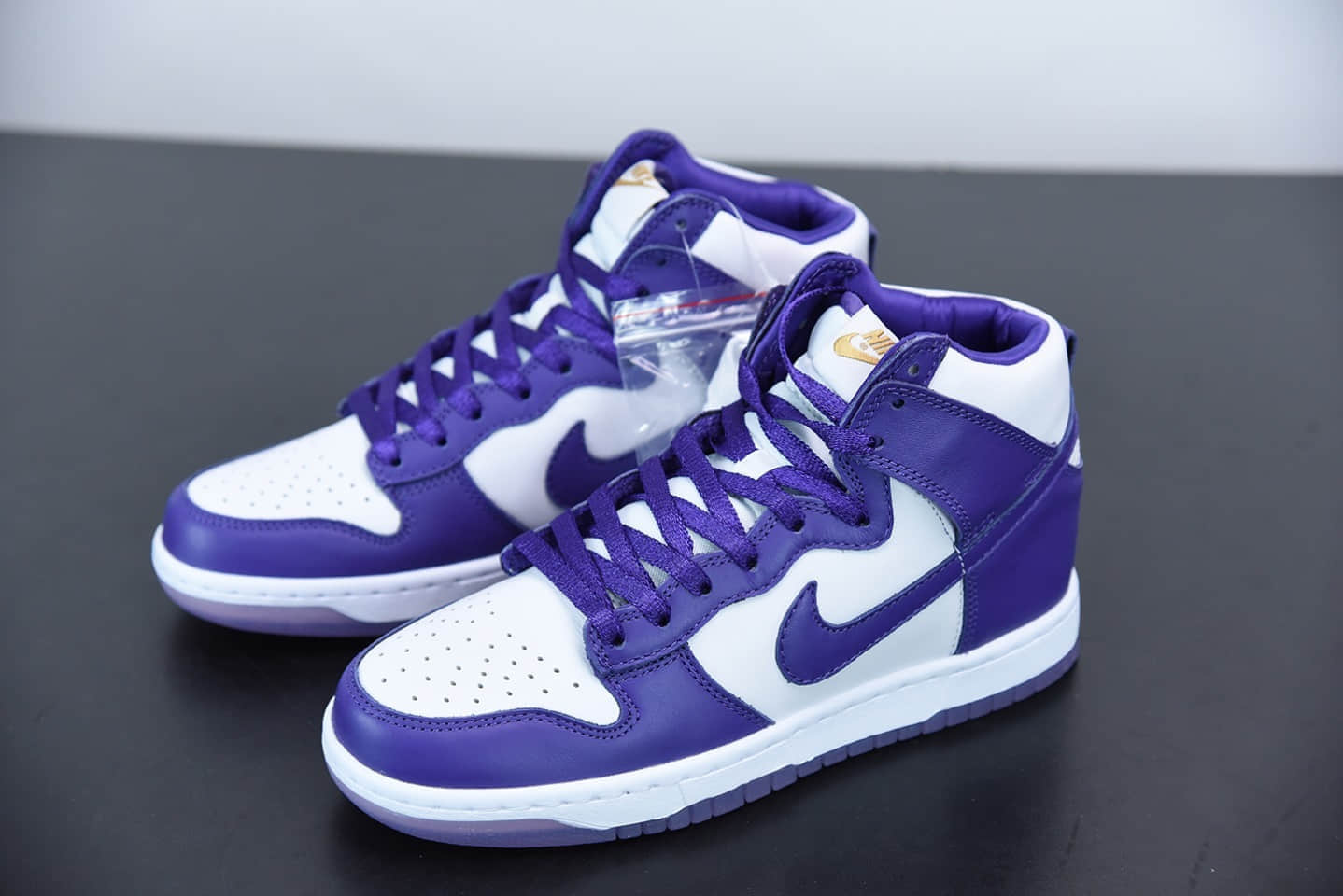 耐克Nike Dunk High “Varsity Purple” 白紫扣篮系列复古高帮休闲运动滑板板鞋纯原版本 货号:DC5382-100