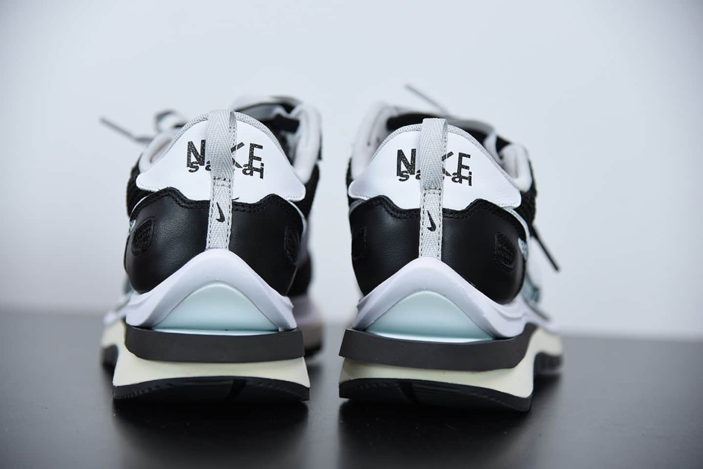 耐克Sacai X NIKe regasus vaporrly SP黑白混合马拉松华夫解构走秀款纯原版本 货号：CV1363-001