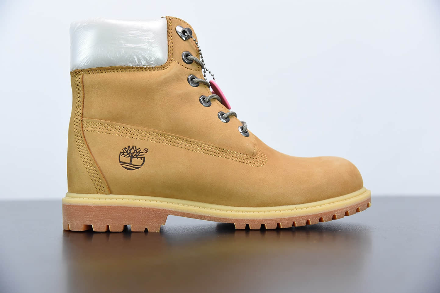 添柏岚Timberland米黄六孔情人节限定爱心系列工装鞋纯原版本