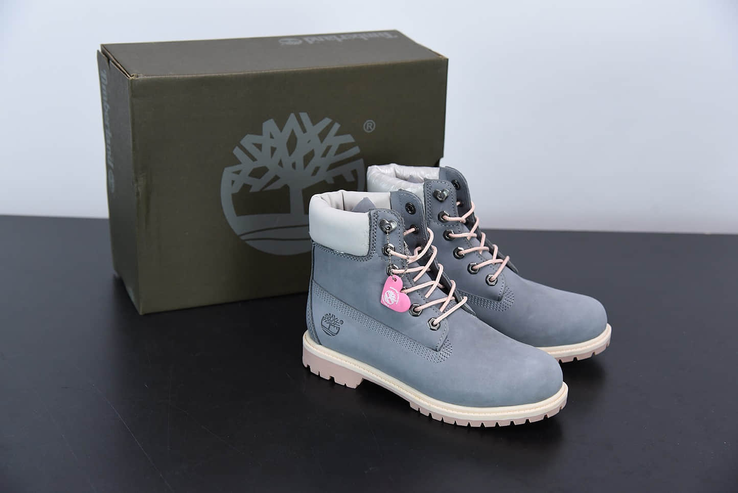 添柏岚Timberland灰蓝色六孔情人节限定爱心系列工装鞋纯原版本