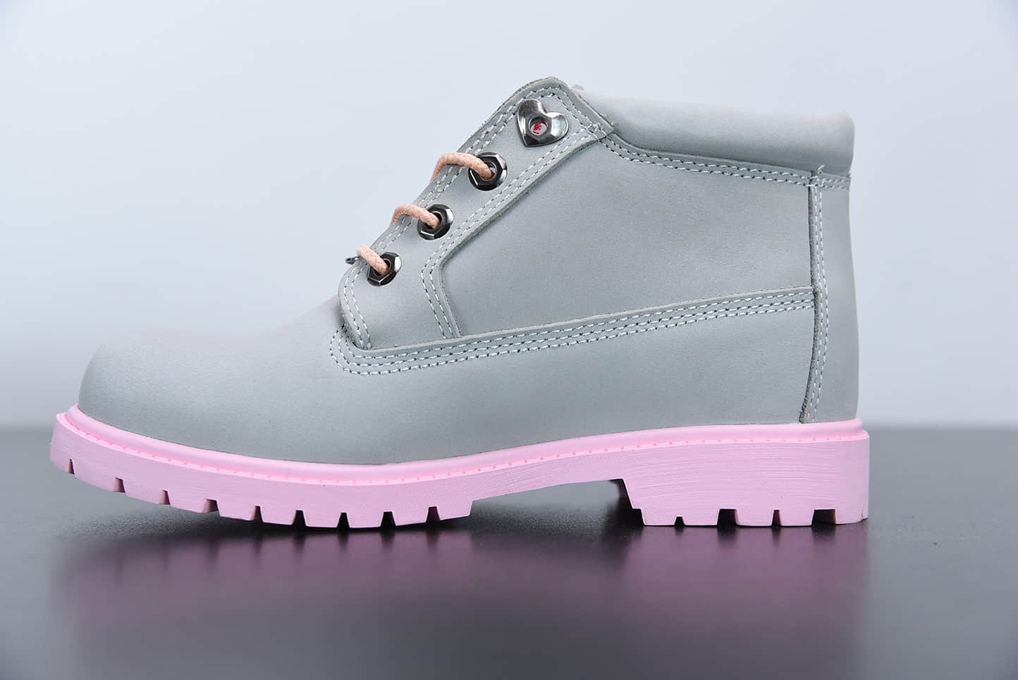 添柏岚Timberland女神粉低帮四孔情人节限定爱心系列工装鞋纯原版本