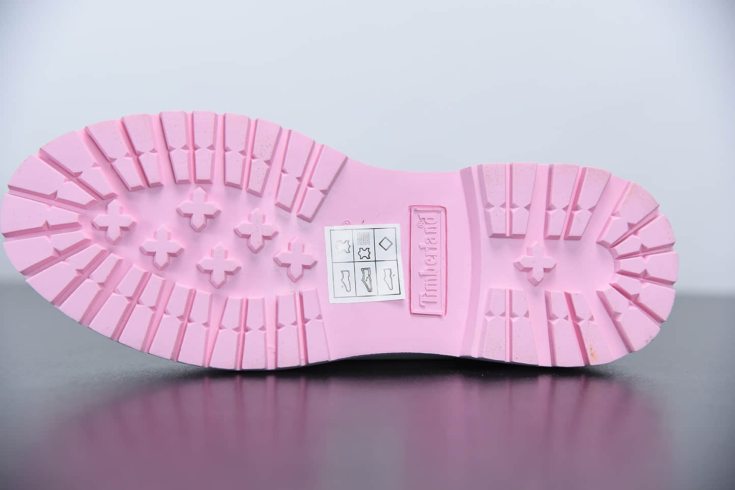 添柏岚Timberland女神粉低帮四孔情人节限定爱心系列工装鞋纯原版本