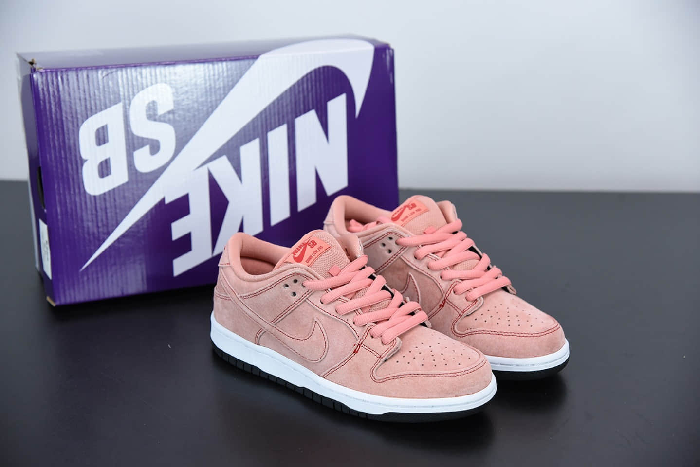 耐克Nike SB Dunk Low “Pink”麂皮粉红低帮板鞋纯原版本 货号：CV1655-600