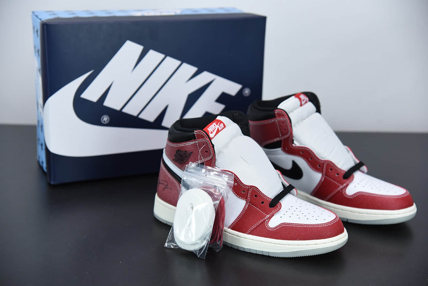 乔丹Air Jordan 1 Retro OG“Chicago” 全新芝加哥高帮文化篮球鞋纯原版本 货号：DA2728-100