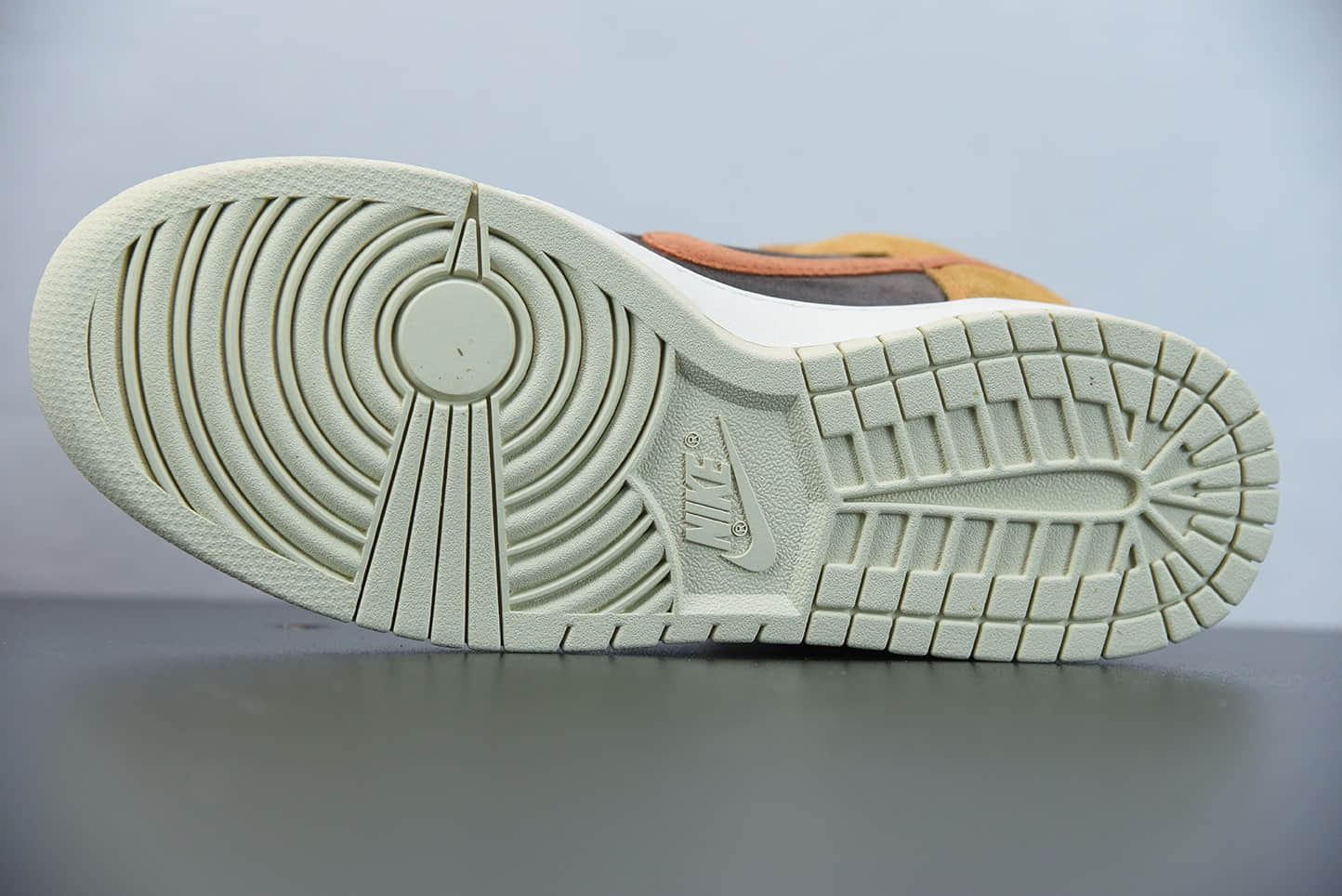 耐克Nike Dunk High Dark Curry黄褐色黑咖喱高帮板鞋纯原版本 货号：DD1401-200