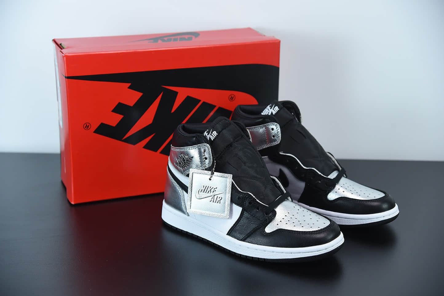 乔丹Air Jordan 1 High OGMetallic Silver小伦纳德黑银脚趾高帮板鞋纯原版本 货号：CD0461-001