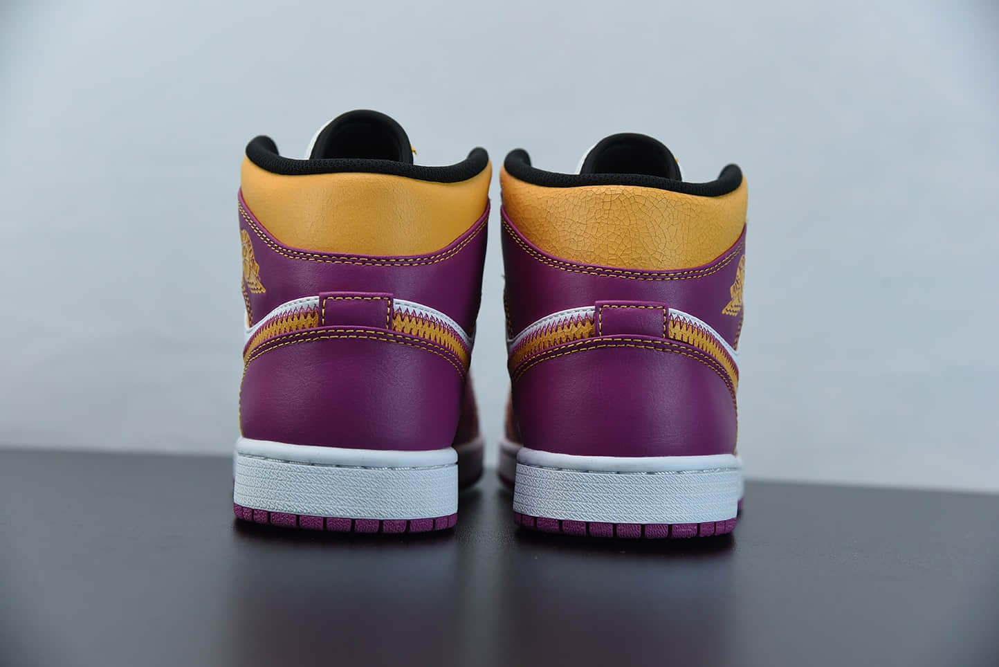 乔丹Air Jordan 1 Mid DOD 白黄粉亡灵节中帮文化篮球鞋纯原版本 货号：DC0350-100