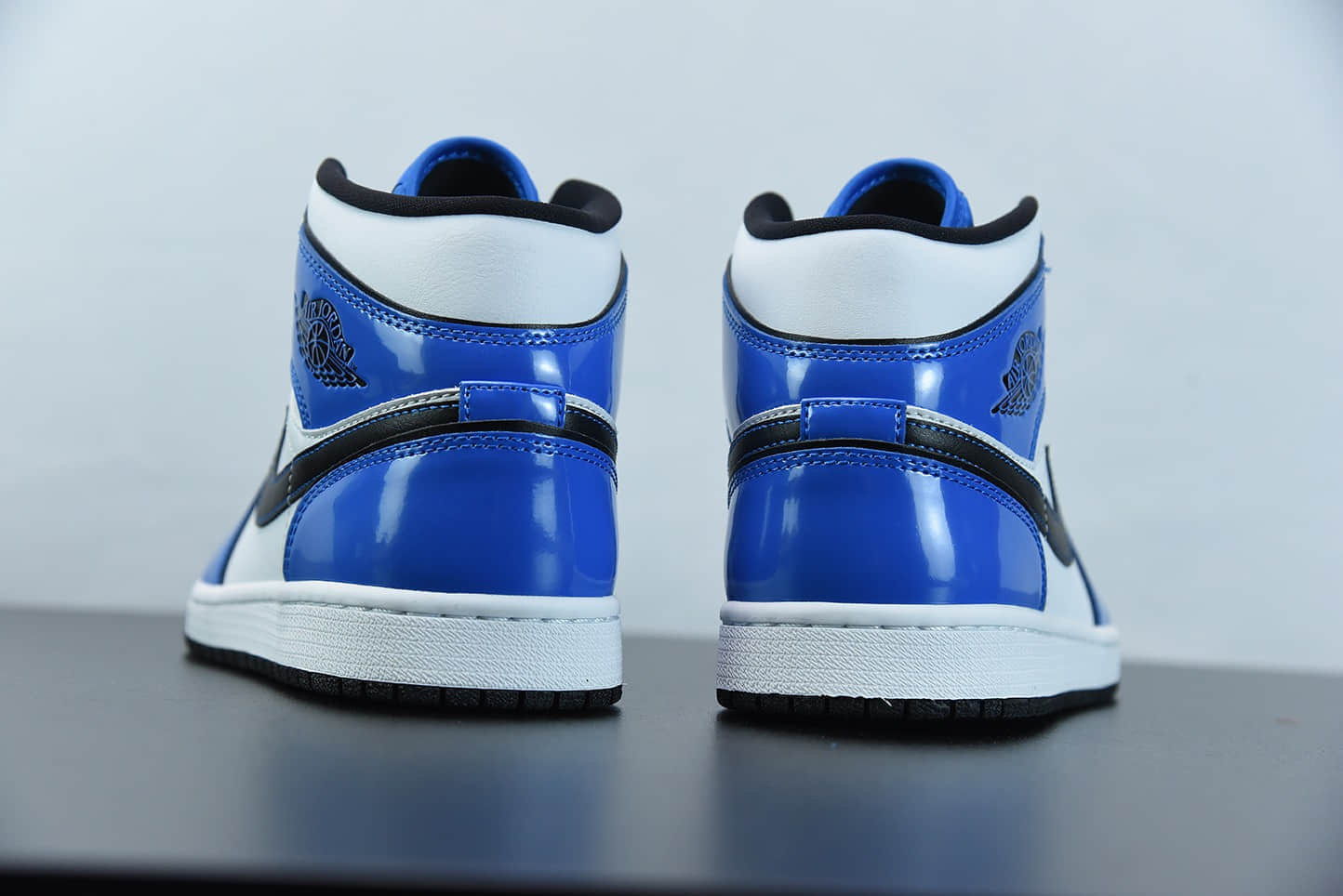 乔丹Air Jordan 1 Mid SE “Signal Blue”二次元小闪电中帮休闲鞋纯原版本 货号：DD6834-402