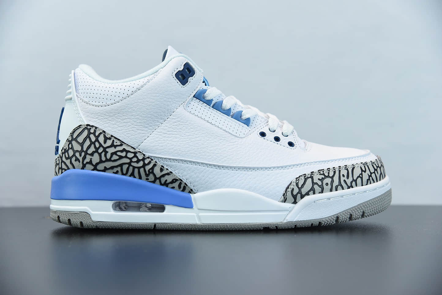 乔丹Air Jordan 3 “UNC” 北卡蓝配色白爆蓝裂纹文化篮球鞋纯原版本 货号:CT8532-104