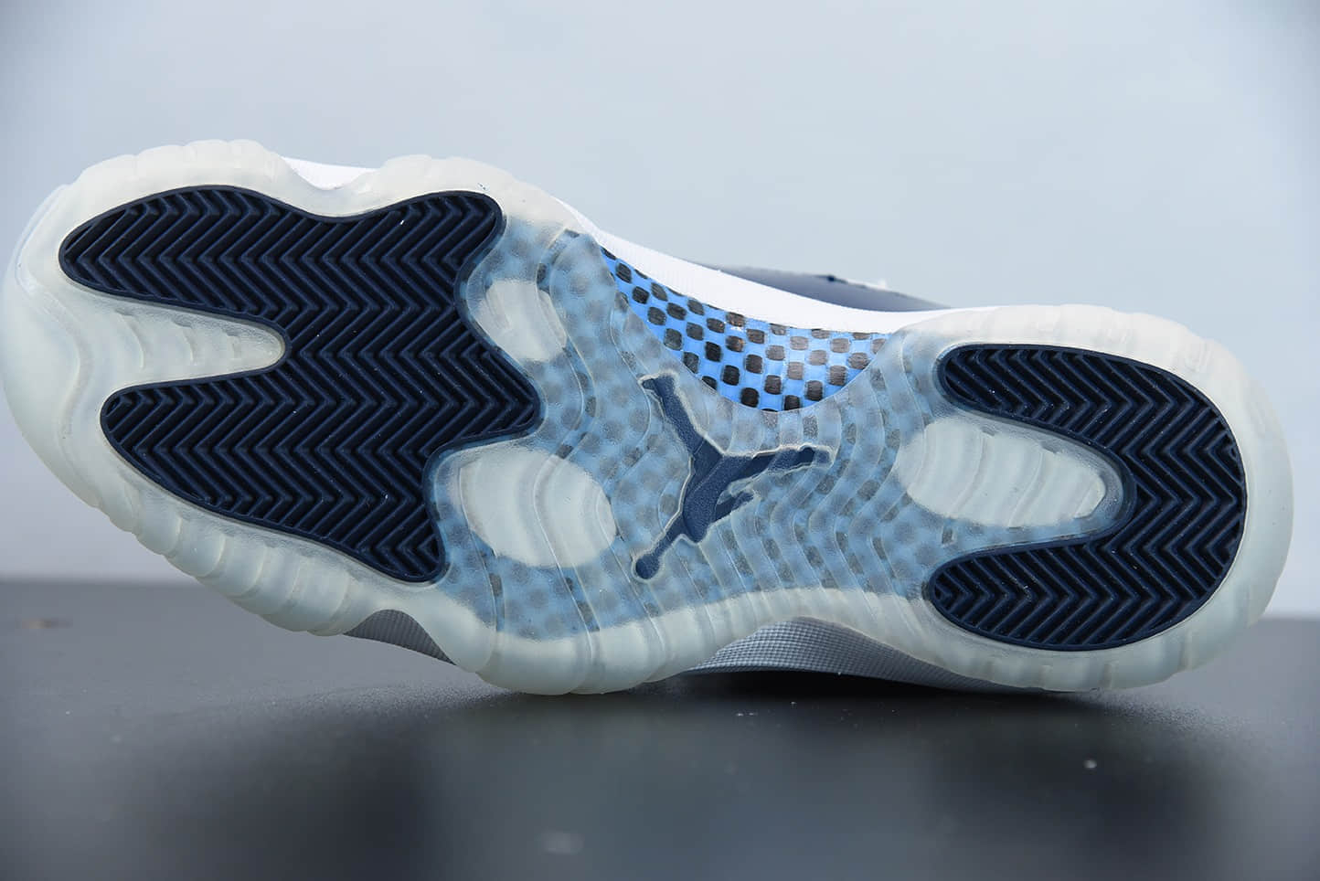 乔丹Air Jordan 11 Concord黑白康扣高帮篮球鞋纯原版本 货号：378037-100