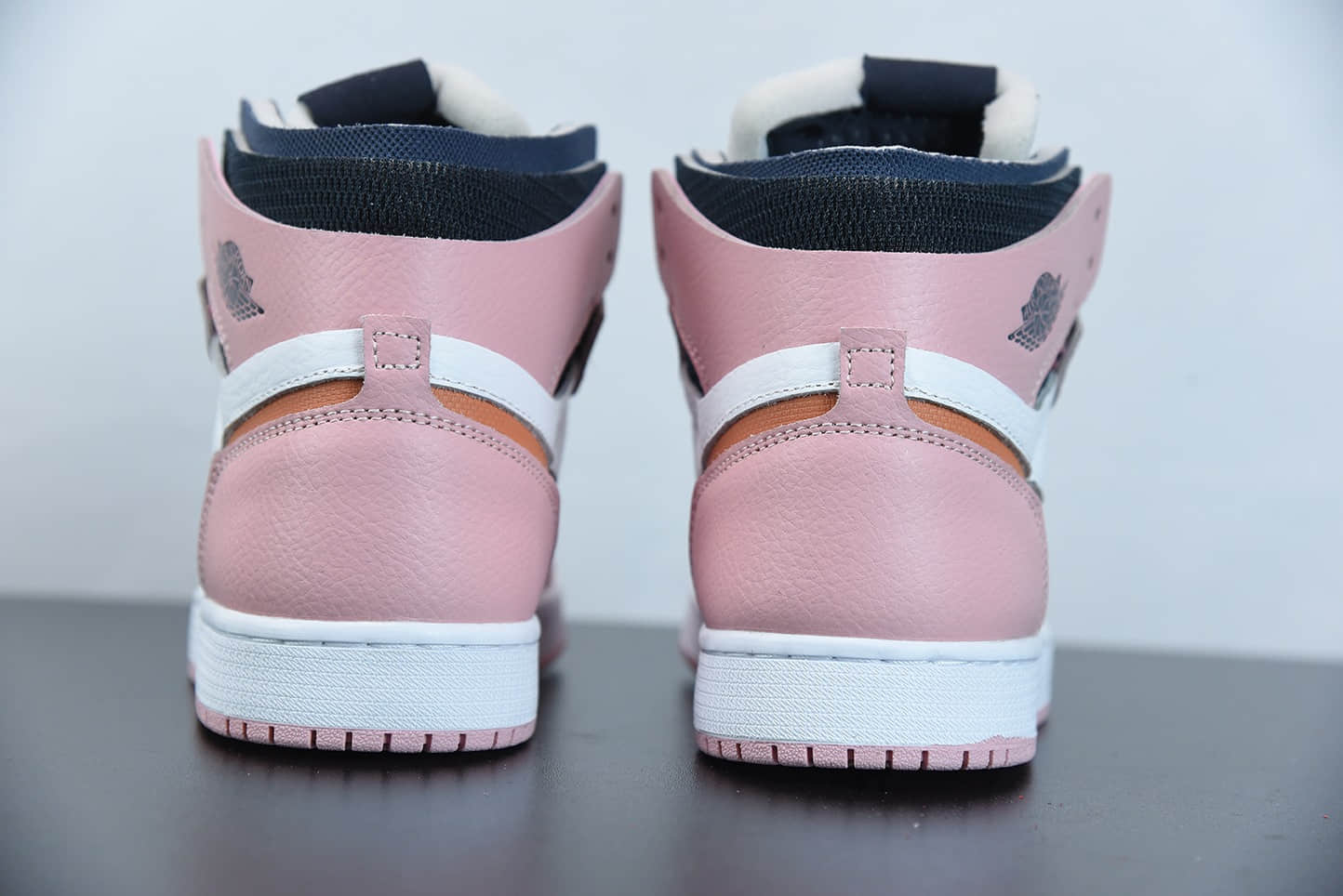 乔丹Air Jordan 1 Zoom Air CMFT粉红釉樱花粉高帮板鞋纯原版本 货号：CT0979-601
