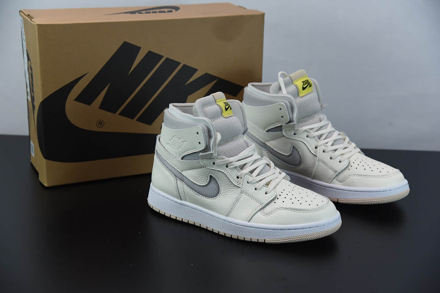 乔丹AIR JORDAN 1 ZOOM AIR CMFT珍珠白配色高帮板鞋纯原版本 货号：CT0979-107