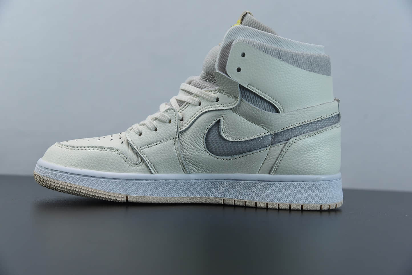 乔丹AIR JORDAN 1 ZOOM AIR CMFT珍珠白配色高帮板鞋纯原版本 货号：CT0979-107