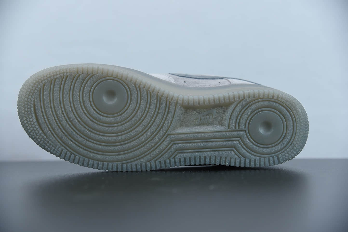 耐克eigning Champ X Nk Air Force1 MID3M反光酷灰卫冕冠军空军一号低帮休闲板鞋纯原版本 货号:AA1117-118