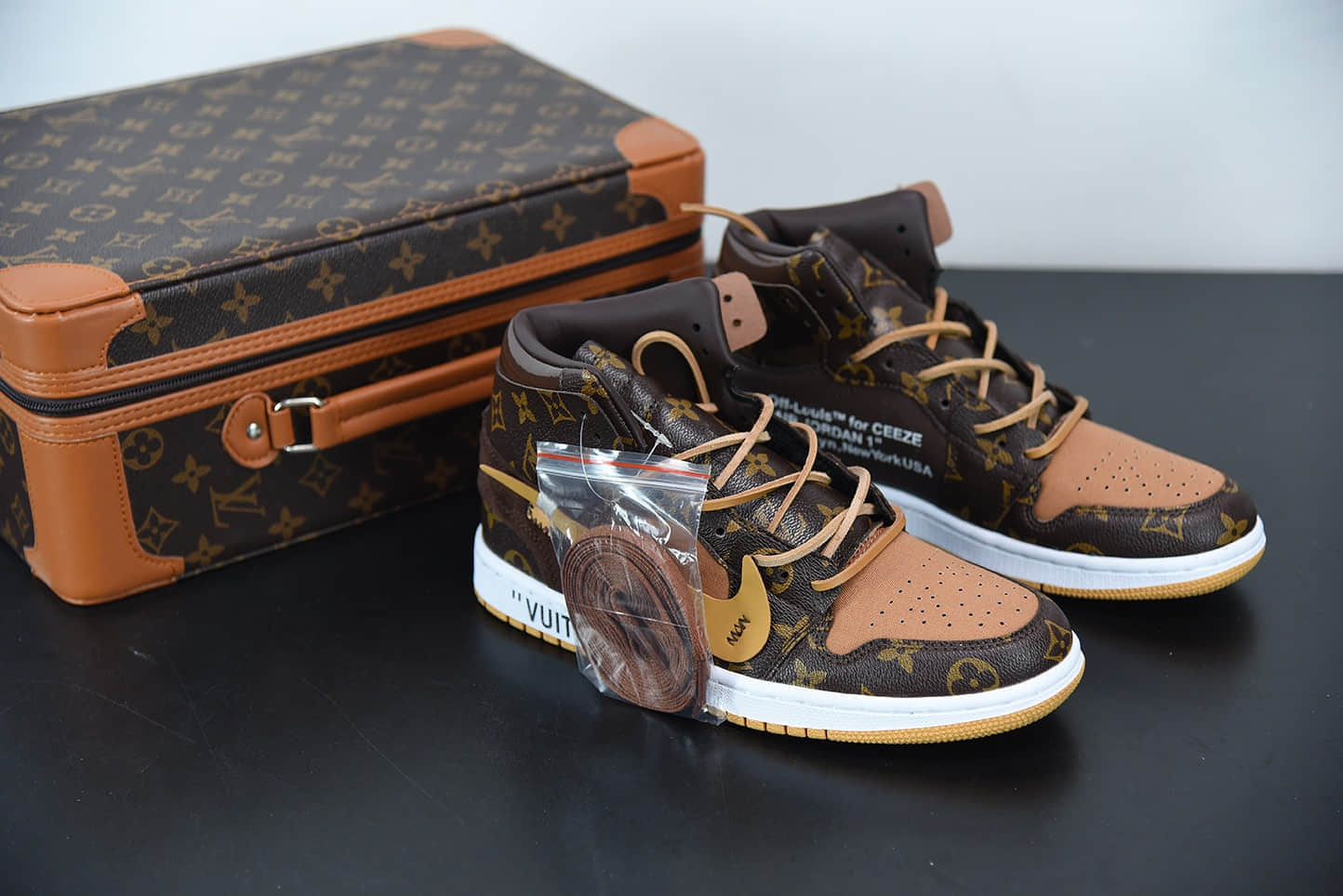 乔丹Louis Vuitton x OFF WHITE - Air Jordan 1 乔丹LV经典联名中帮行李箱版本潮流情侣运动休闲板鞋纯原版本 货号:AQ0818-158