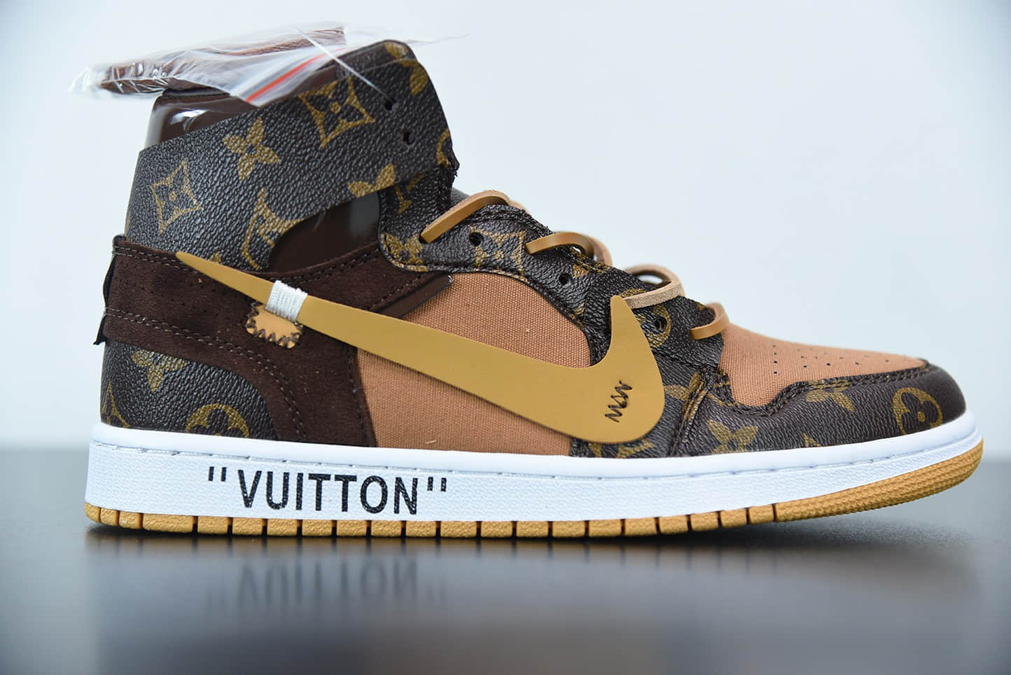 乔丹Louis Vuitton x OFF WHITE - Air Jordan 1 乔丹LV经典联名中帮行李箱版本潮流情侣运动休闲板鞋纯原版本 货号:AQ0818-158