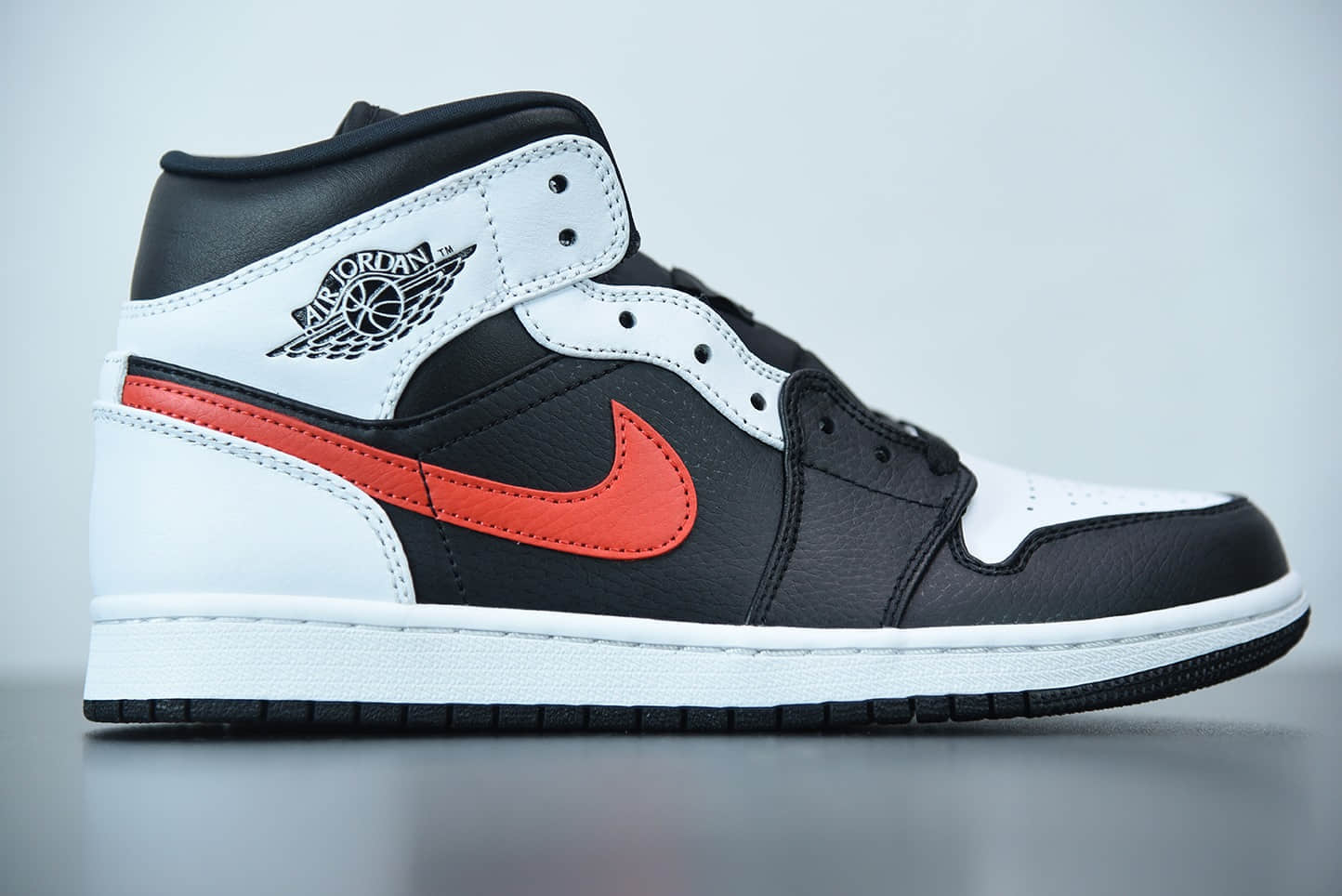 乔丹Air Jordan 1 Mid Astronomy Blue 黑红熊猫中帮文化休闲鞋纯原版本 货号：554724-075