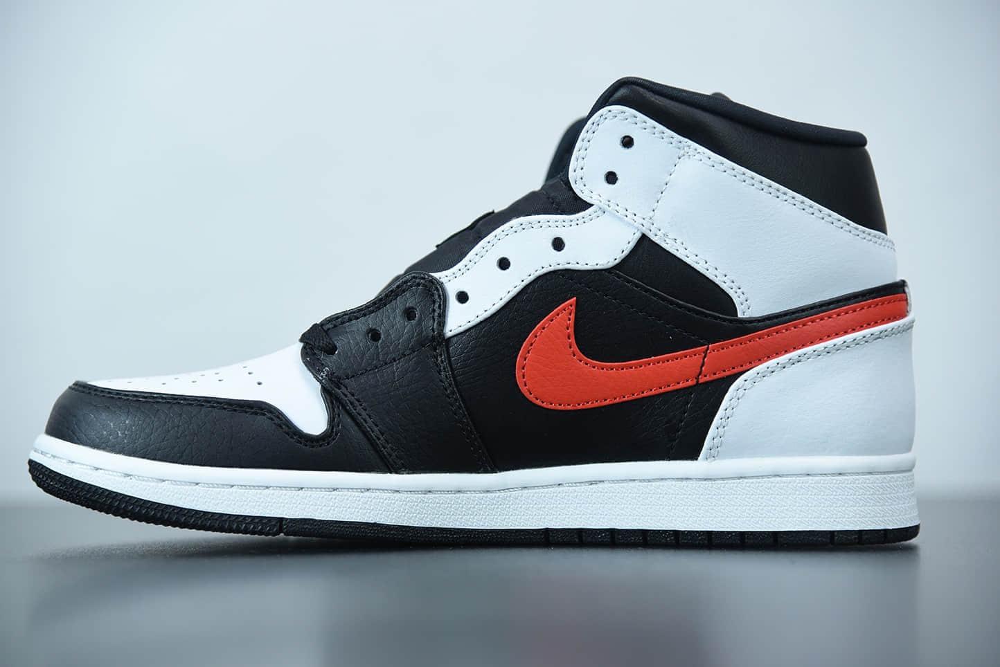 乔丹Air Jordan 1 Mid Astronomy Blue 黑红熊猫中帮文化休闲鞋纯原版本 货号：554724-075