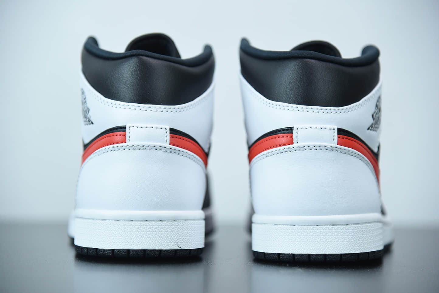 乔丹Air Jordan 1 Mid Astronomy Blue 黑红熊猫中帮文化休闲鞋纯原版本 货号：554724-075