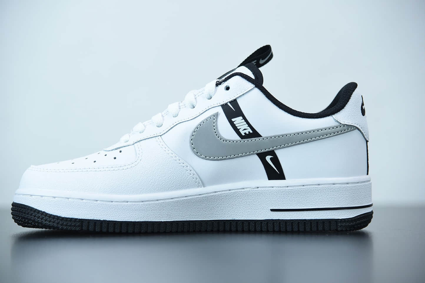 耐克 Nike Air Force1 LOW'07黑白灰串标空军一号低帮百搭休闲运动板鞋纯原版本 货号：CT4683-100