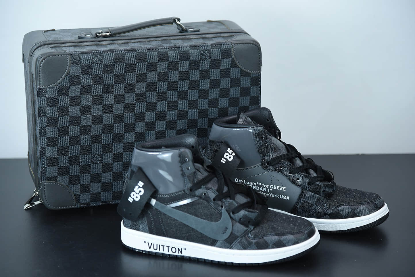 乔丹Louis Vuitton x OFF WHITE – Air Jordan 1 乔丹LV经典联名中帮行李箱版本潮流情侣运动休闲板鞋纯原版本 货号：AQ0818-158