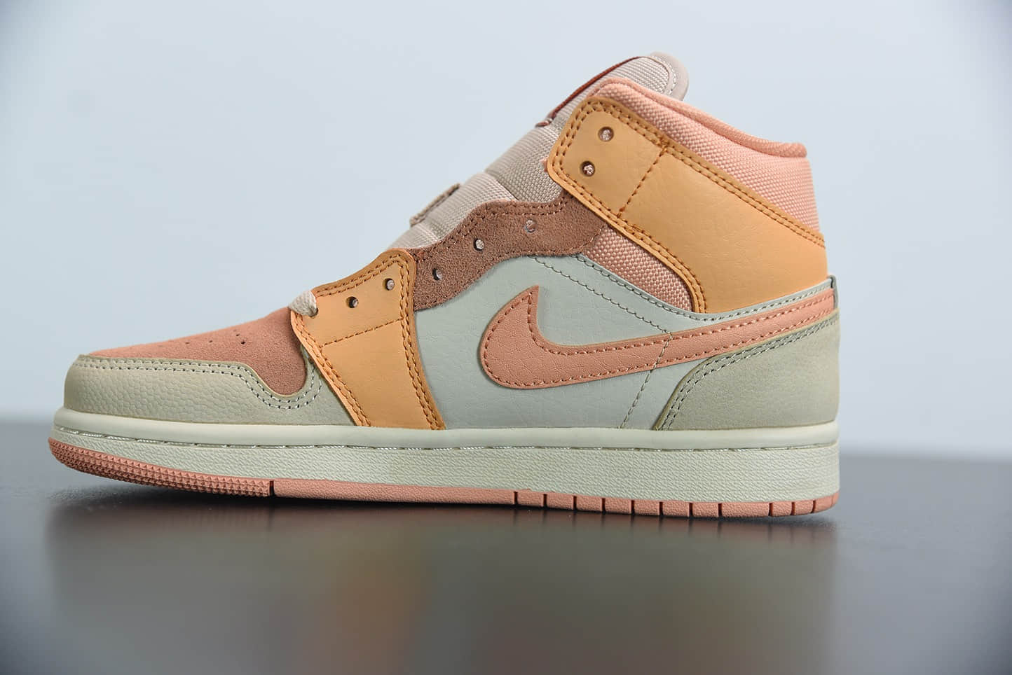 乔丹Air Jordan 1 Mid  Apricot Orange  杏橙色中帮文化篮球鞋纯原版本 货号：DH4270-800