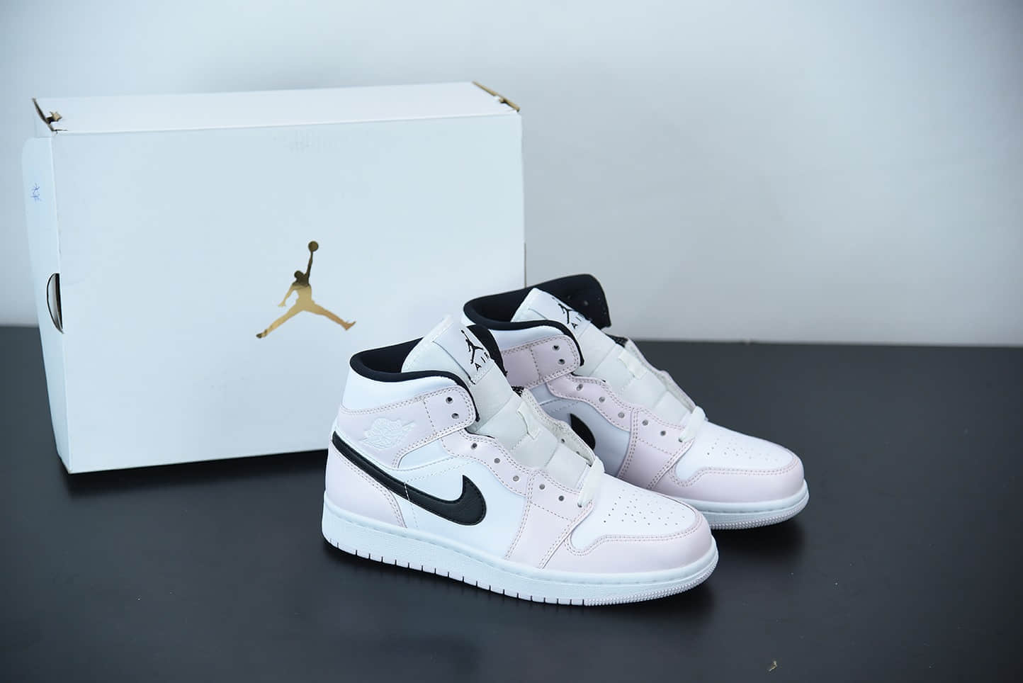 乔丹Air Jordan 1 Mid 玫瑰粉中帮女子文化休闲鞋纯原版本 货号：BQ6472-500