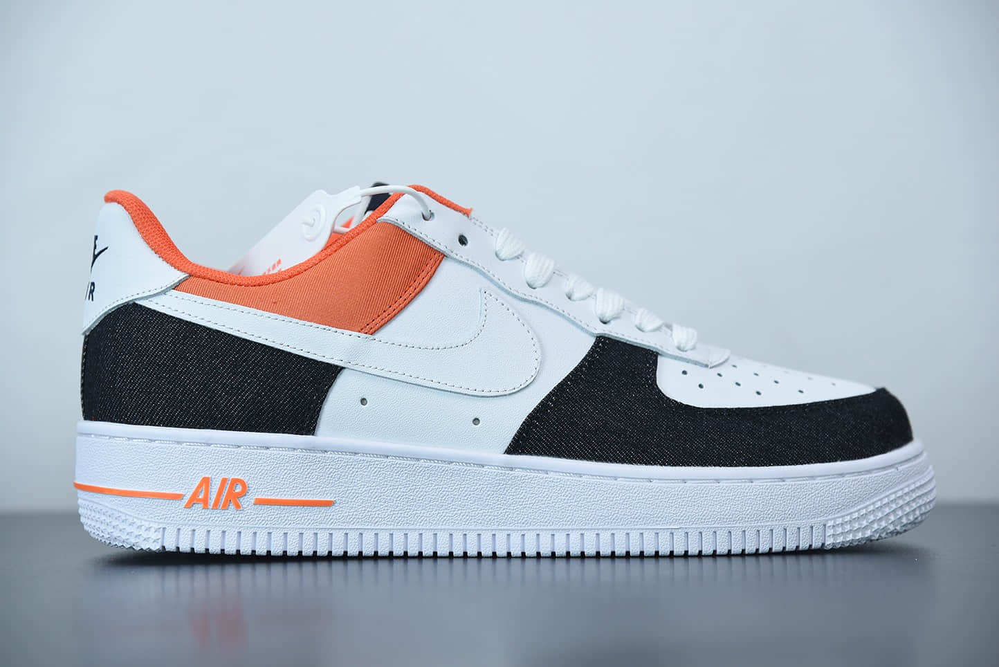 耐克 Nike Air Force 1 Low USA Denim 白蓝红美国队丹宁运动休闲复古板鞋纯原版本 货号：DJ5174-100