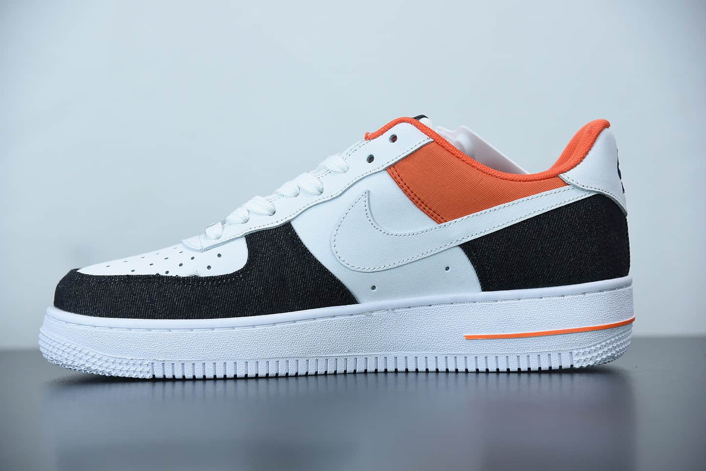 耐克 Nike Air Force 1 Low USA Denim 白蓝红美国队丹宁运动休闲复古板鞋纯原版本 货号：DJ5174-100