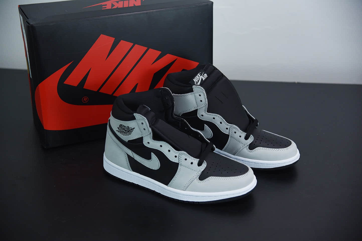 乔丹Air Jordan 1 High AJ1高帮灰白熊猫影子灰2.0中帮篮球鞋纯原版本 货号：555088-035