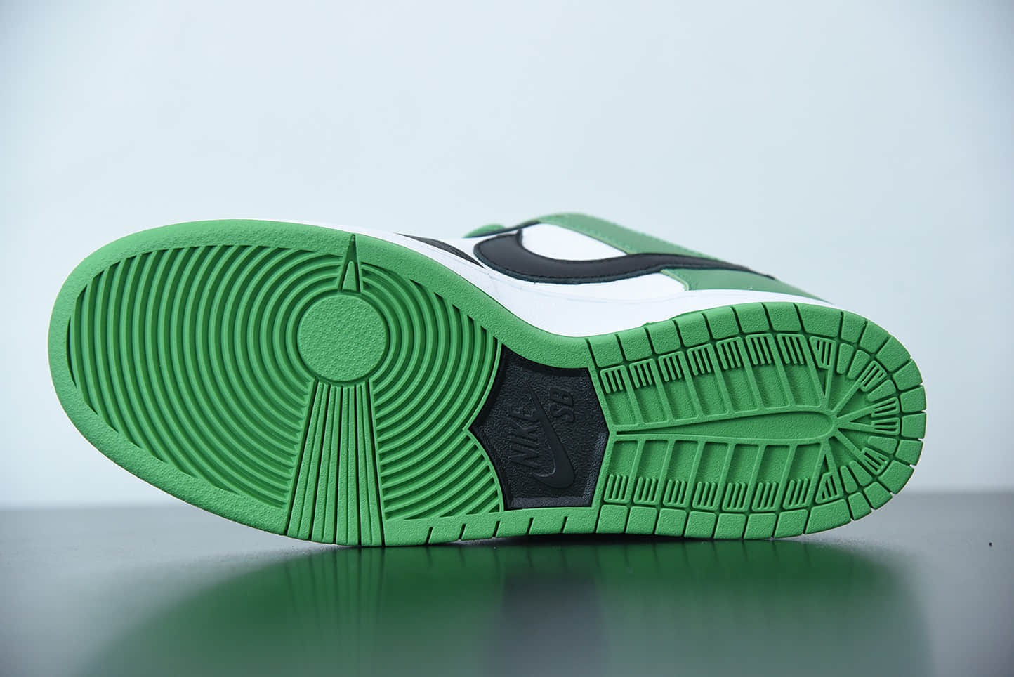 耐克Nike SB Dunk Low Classic Green黑白绿脚趾扣篮系列低帮休闲运动滑板板鞋纯原版本 货号：BQ6817-302