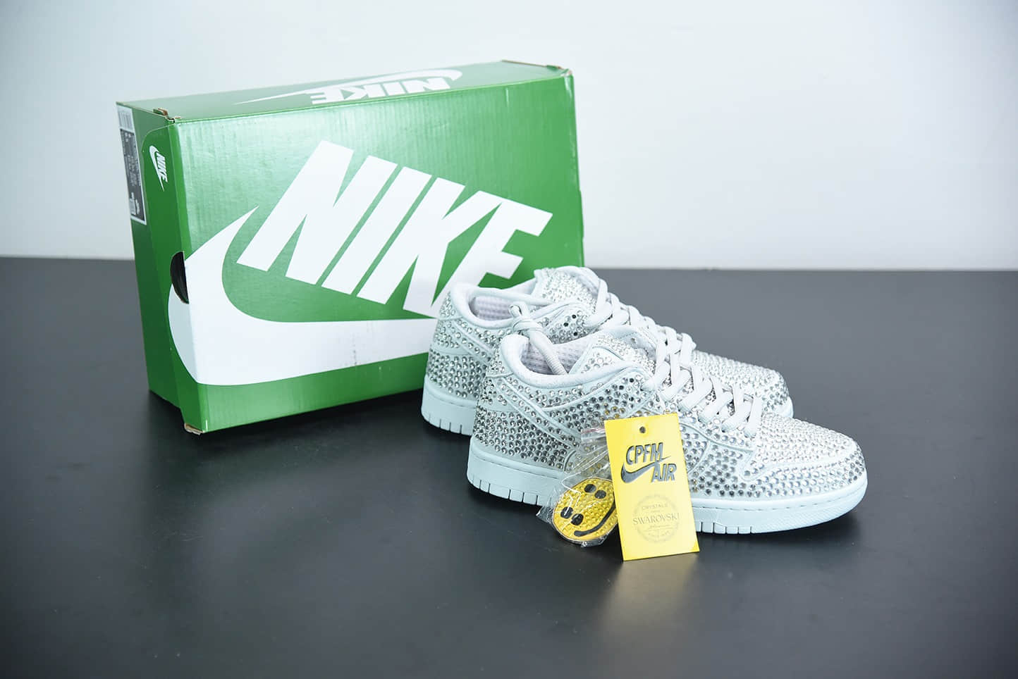 耐克Cactus Plant Flea Market x Nk Dunk Low 白色水钻低帮休闲鞋纯原版本 货号:CZ2670-001