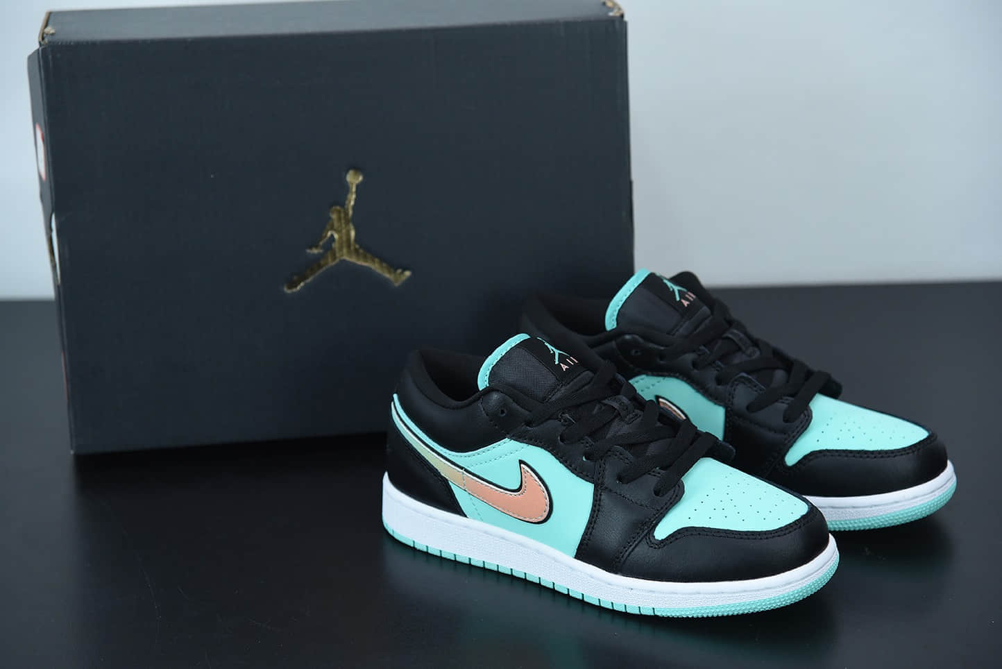 乔丹Air Jordan 1 Low SE “Tropical Twist”蒂芙尼蓝黑绿色渐变色钩低帮板鞋纯原版本 货号：CK3022-301