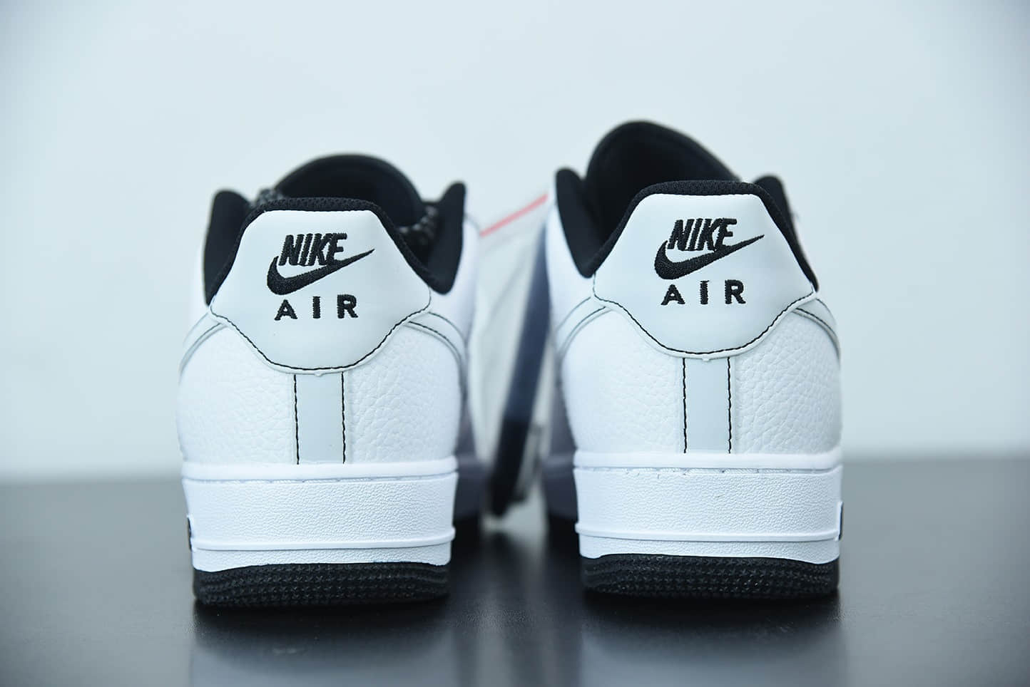 耐克 Nike Air Force 1 '07 黑白反光缝线空军一号低帮经典板鞋纯原版本 货号：CN2896-104