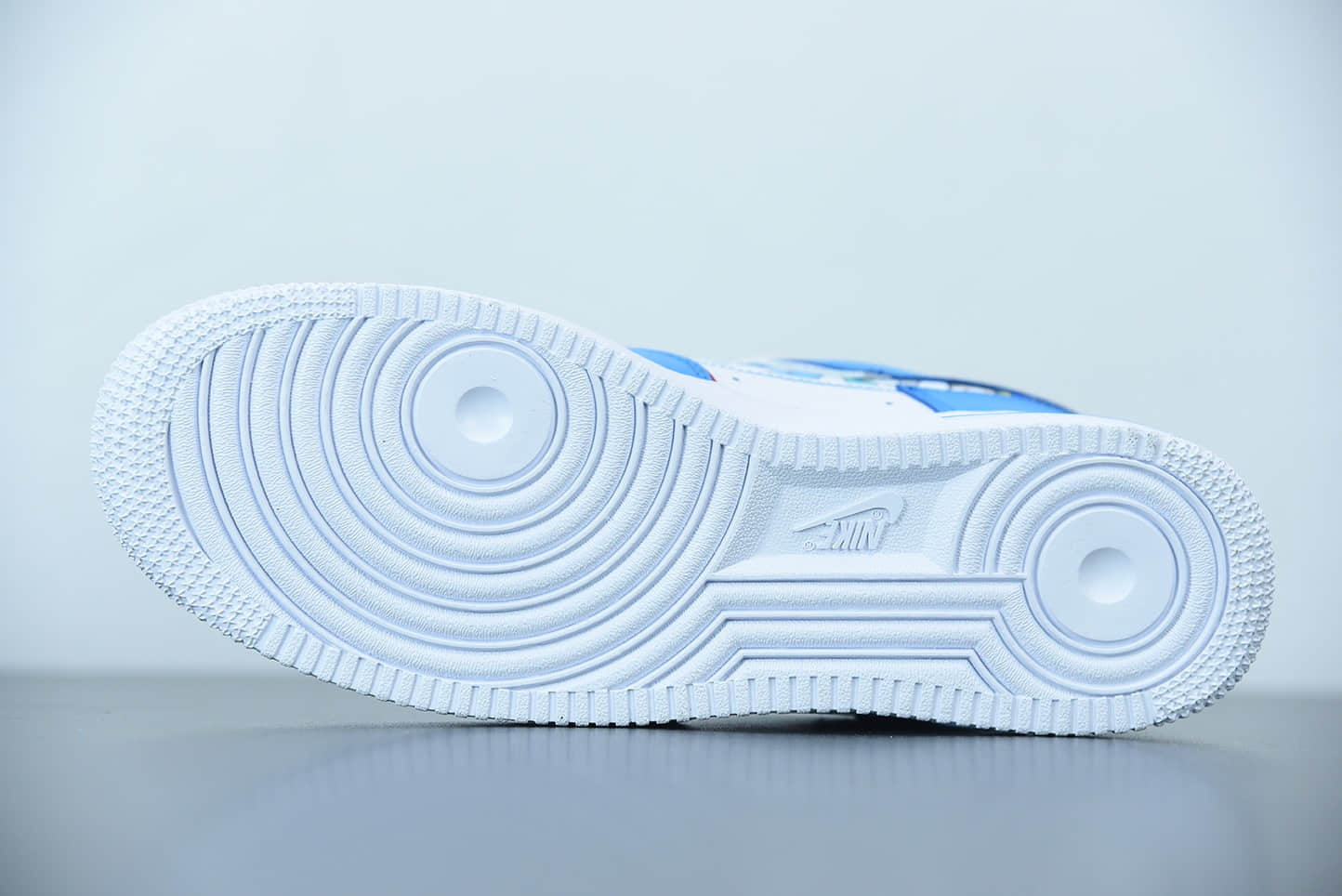 耐克Doraemon x Nike Air Force 1哆啦A梦联名空军一号低帮运动休闲板鞋纯原版本 货号：BQ8988-106