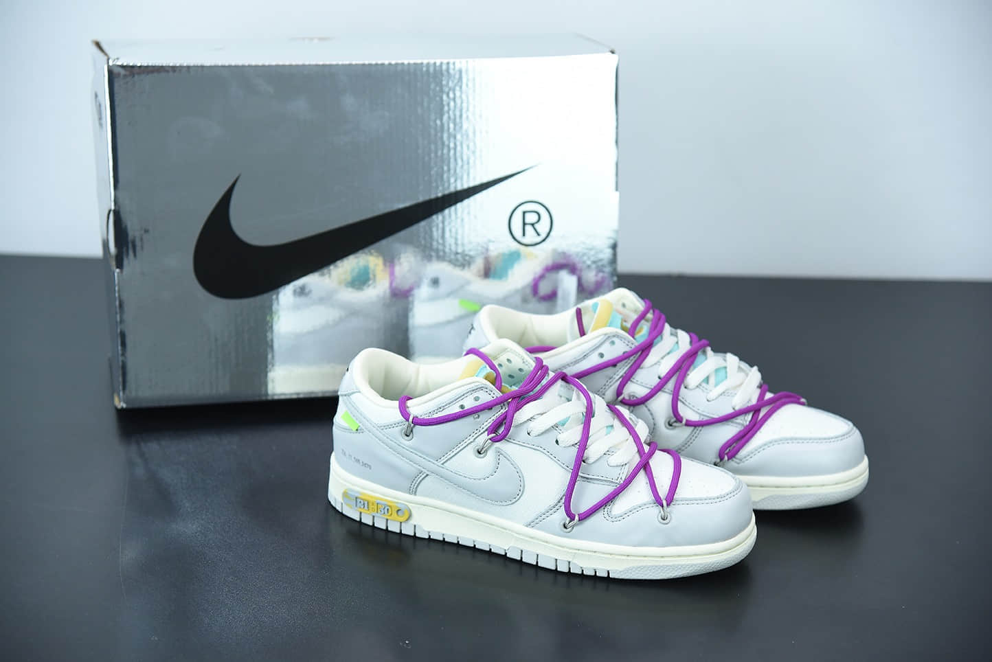 耐克Nike OFF-WHITE x Futura x Nike Dunk Low“21 of 50 三方联名白灰紫低帮休闲板鞋纯原版本 货号：DM1602-100