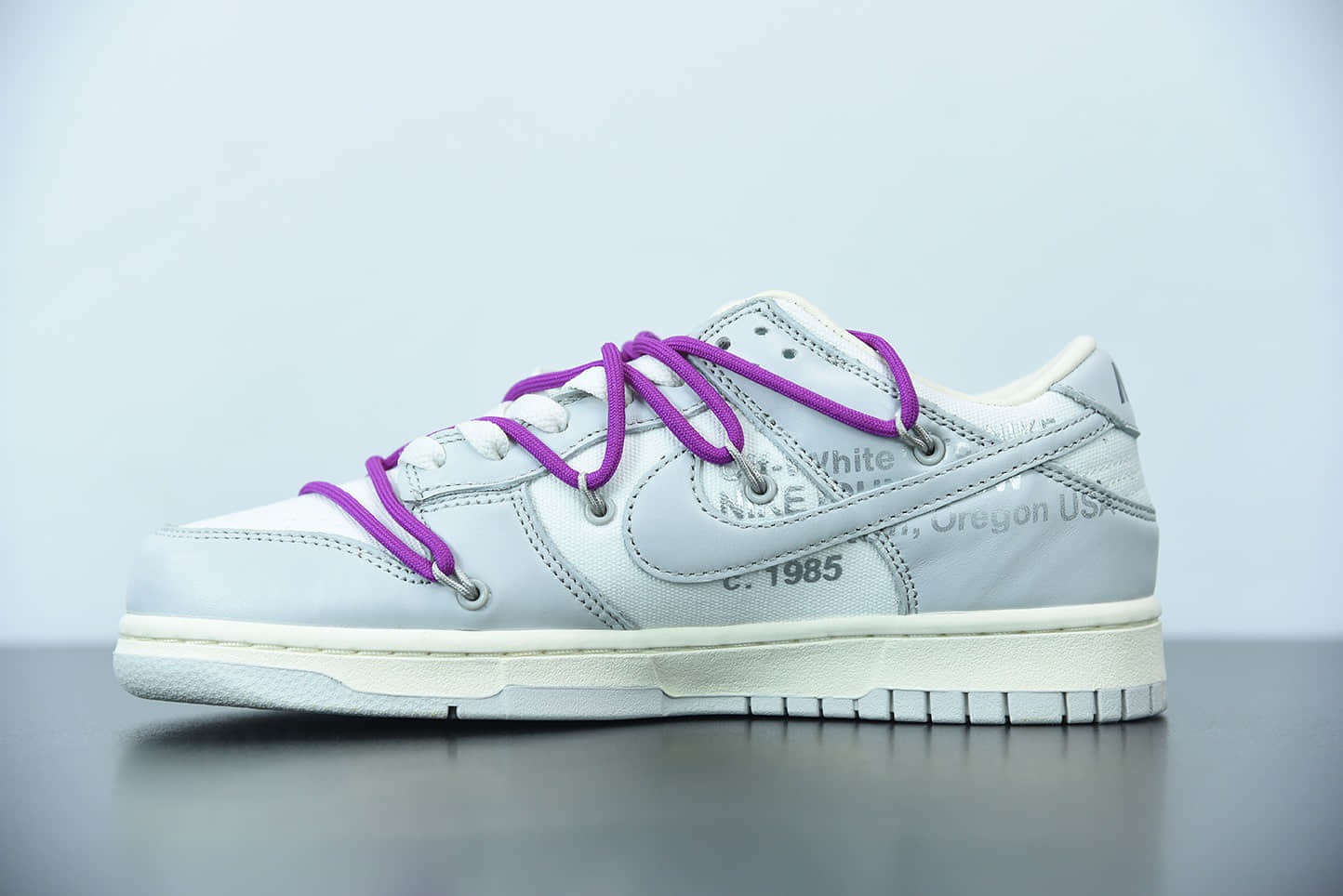 耐克Nike OFF-WHITE x Futura x Nike Dunk Low“21 of 50 三方联名白灰紫低帮休闲板鞋纯原版本 货号：DM1602-100