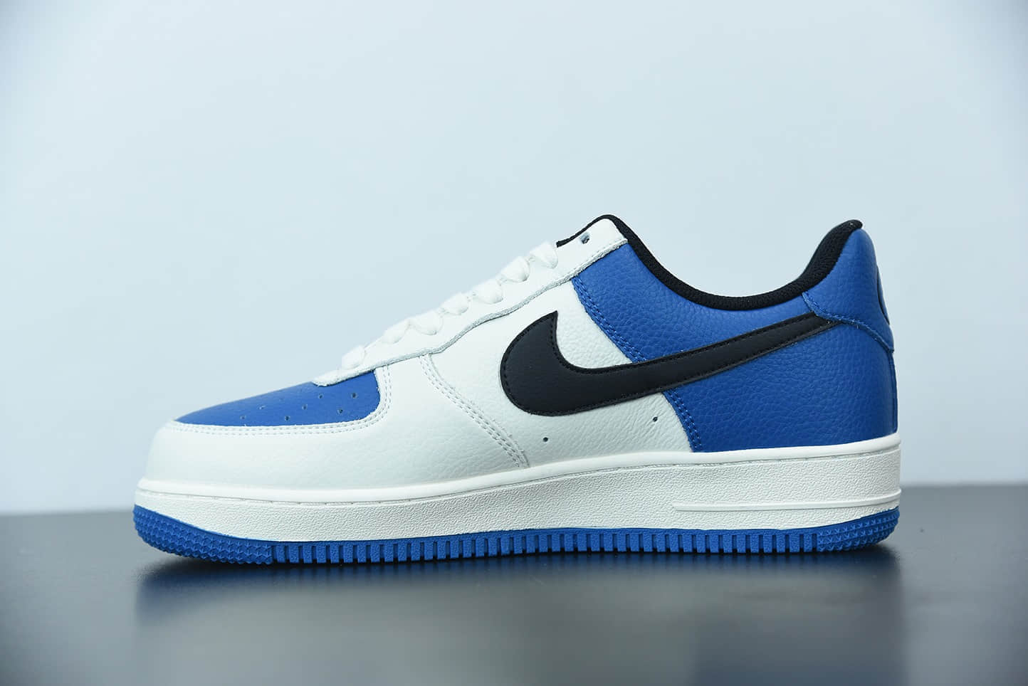 耐克 Nike Air Force 1 Mid ‘07 倒勾限定官方同步经典中帮板鞋纯原版本 货号：HG1136-022