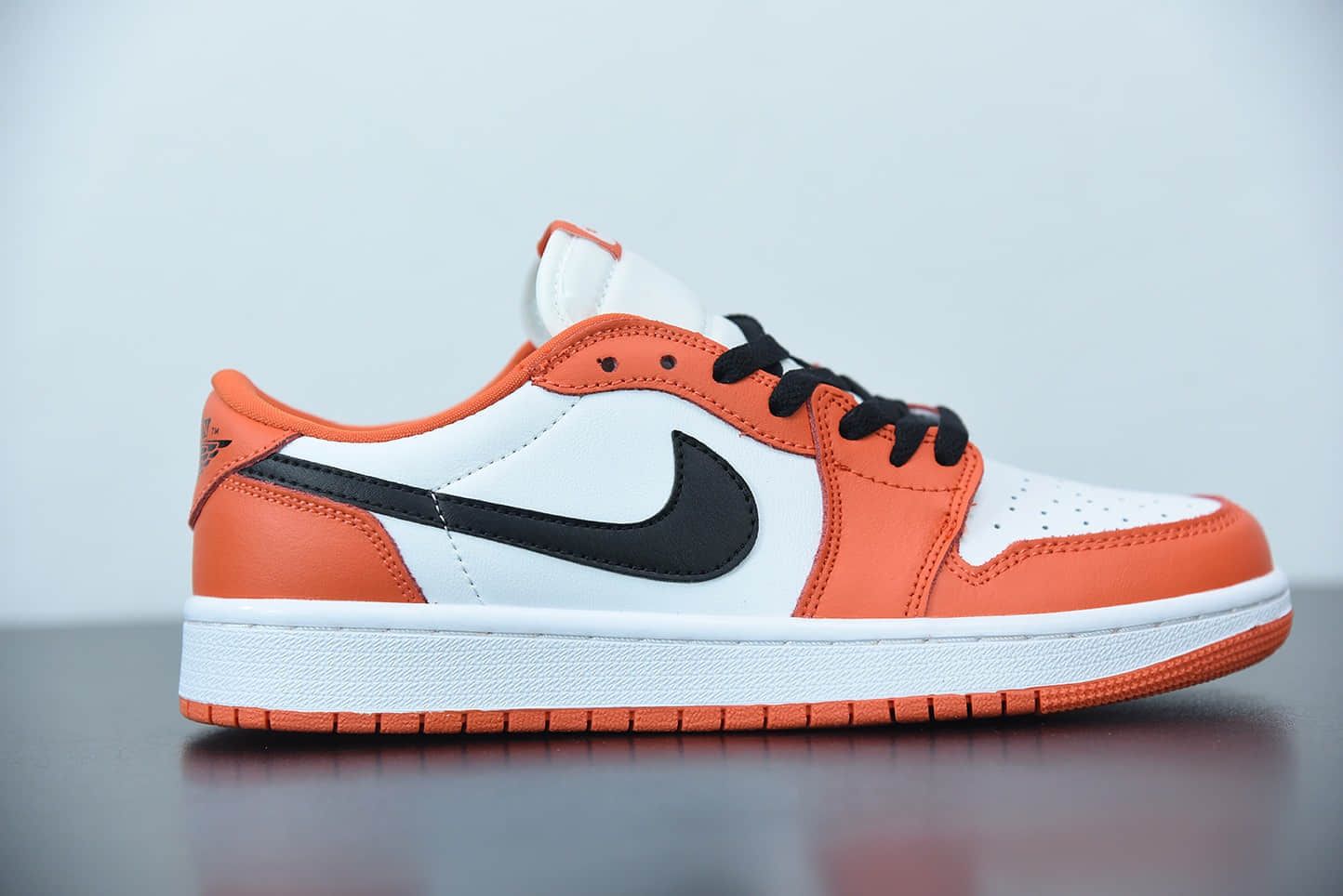 乔丹Air Jordan 1 Low 乔丹1代白橙白扣碎低帮篮球鞋纯原版本 货号：CZ0790-801