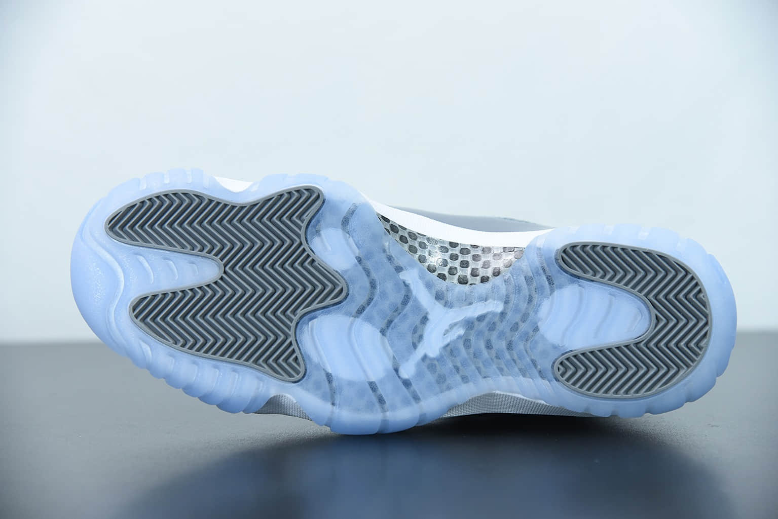乔丹Air Jordan 11 Retro “CoolGry” 高帮酷灰篮球鞋纯原版本 货号：CT8012-005