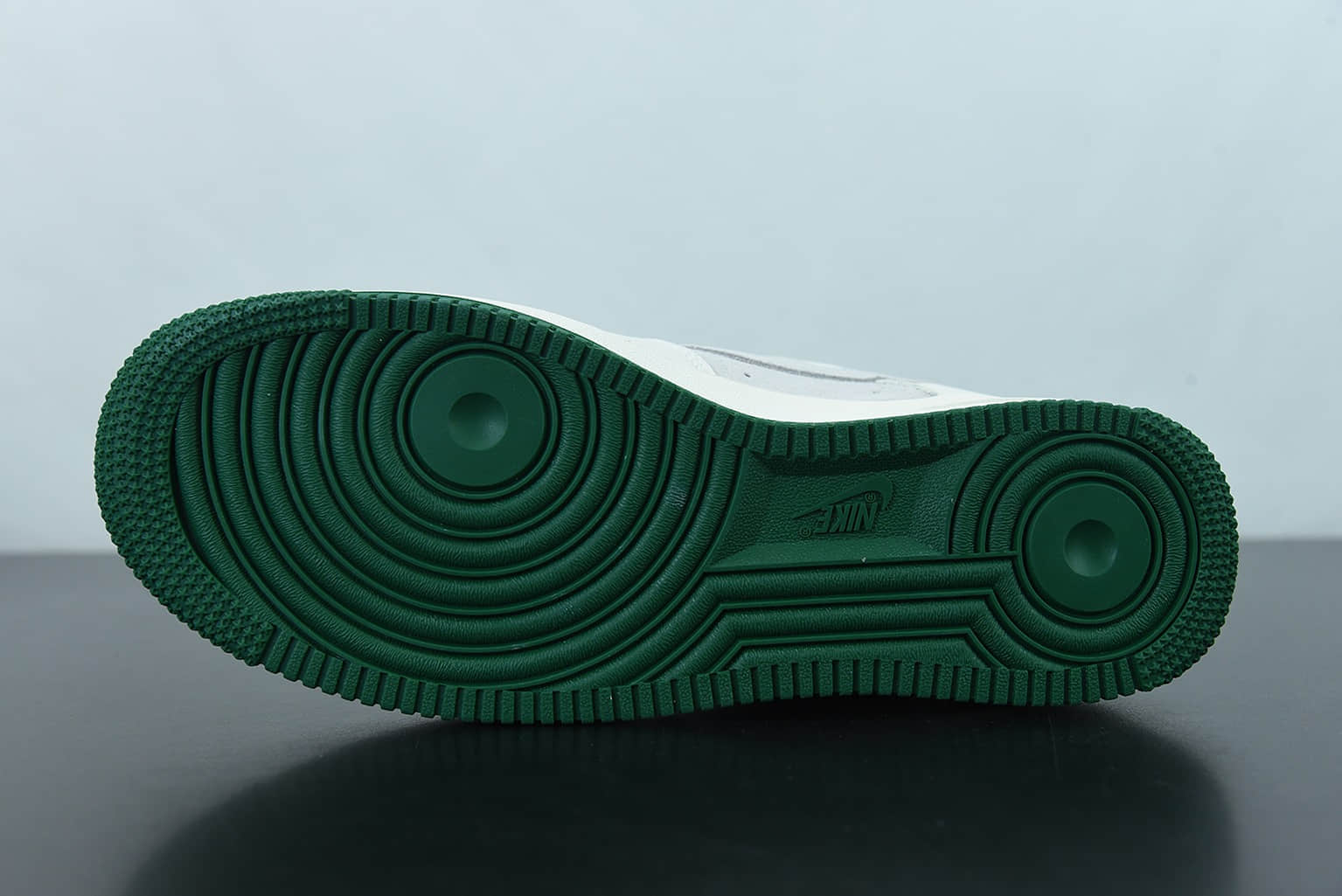 耐克 Nike Air Force 1 Low ’07 寿桃满天星空军一号低帮休闲板鞋纯原版本 货号：CW0063-125